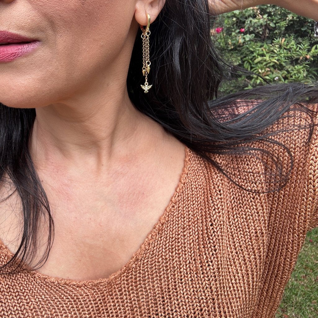 עגילי גולדי| עגילי חישוק קטנים עם שרשרת ותליונים - ARIO by Shlomit Berdah