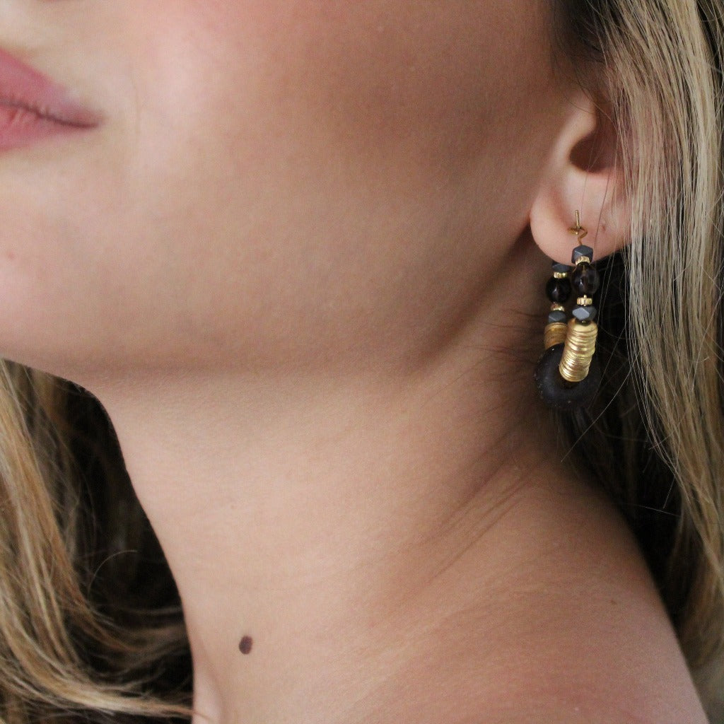 עגילי זוהרה | עגילי חישוק מהממים לאישה - ARIO by Shlomit Berdah