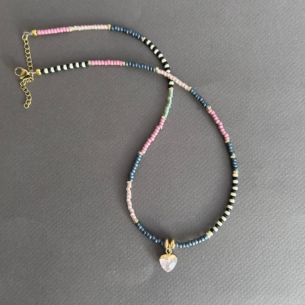 שרשרת לב רוז קוורץ| שרשרת חרוזים צבעונית - ARIO by Shlomit Berdah