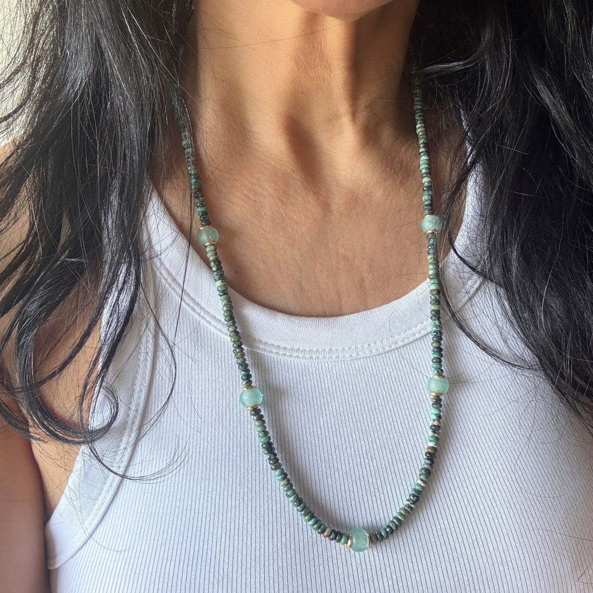 שרשרת טורקיז- שרשרת אבני חן וזכוכית ממוחזרת
