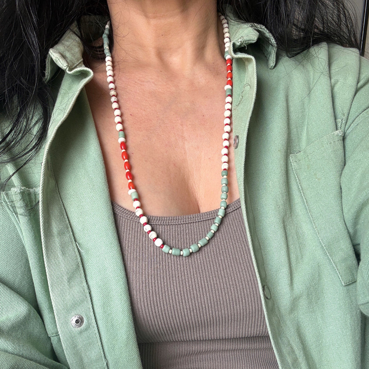 שרשרת לוקה על הגוף