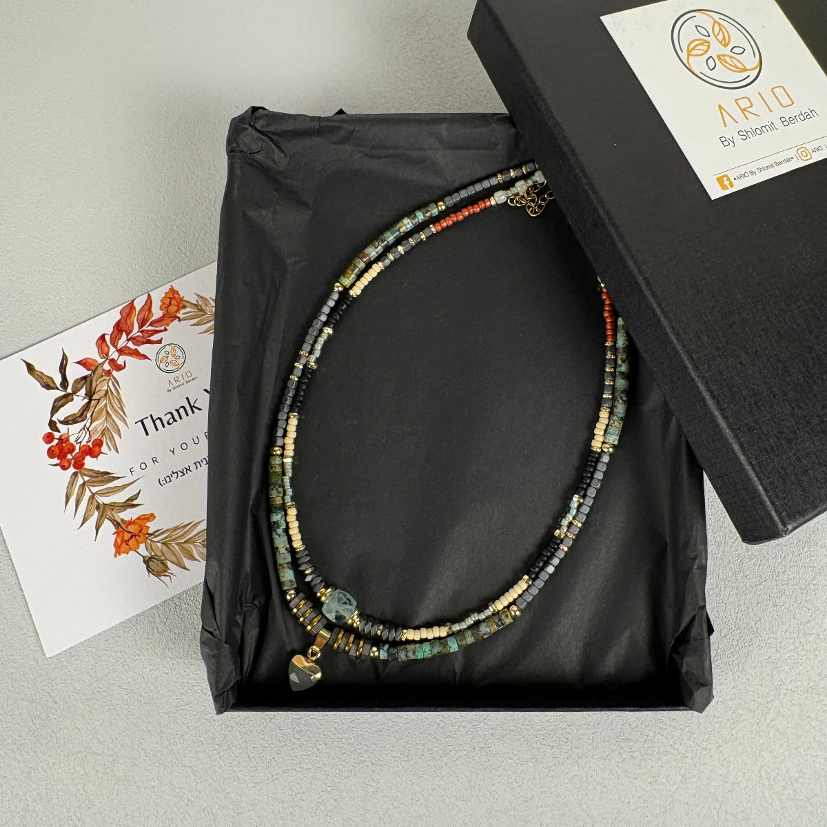 שתי שרשראות, סיפור אחד | ליבי & בלק פלורייט - ARIO by Shlomit Berdah