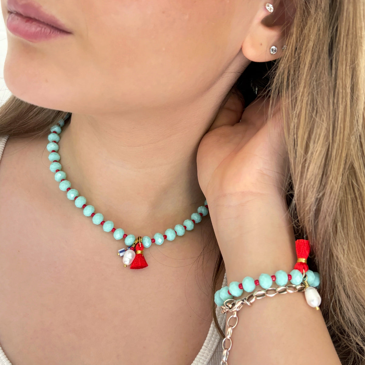 שרשרת חרוזים תכלת עם גדיל אדום ופנינה- ARIO By Shlomit Berdah