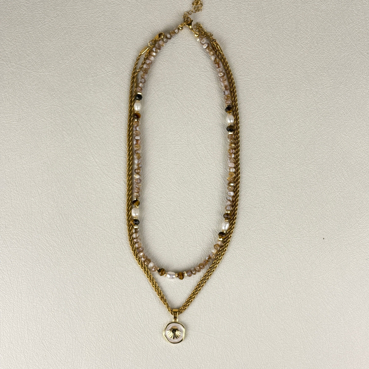 סט שרשראות רביירה – פנינים וצדף- ARIO by Shlomit Berdah