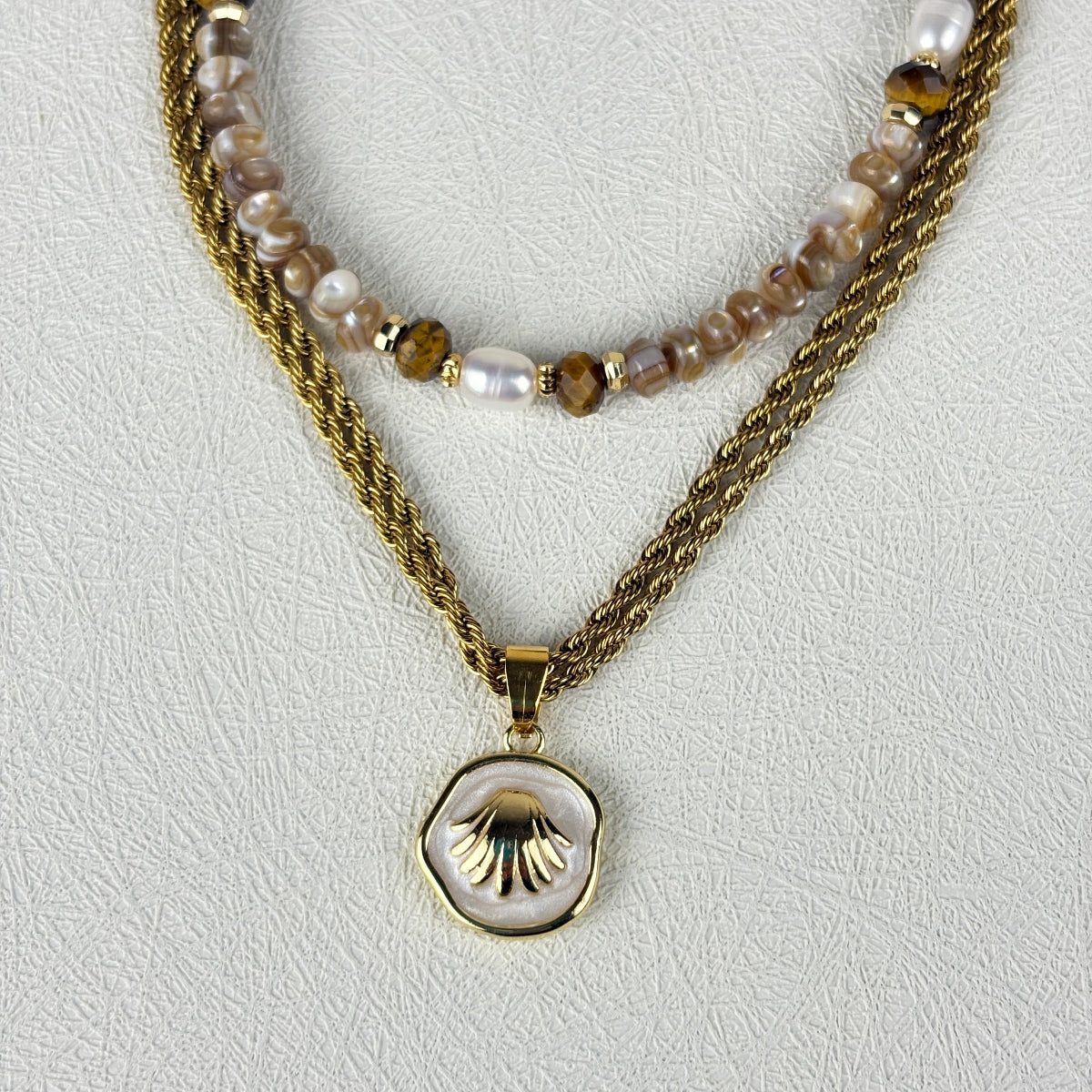 סט שרשראות רביירה – פנינים וצדף- ARIO by Shlomit Berdah